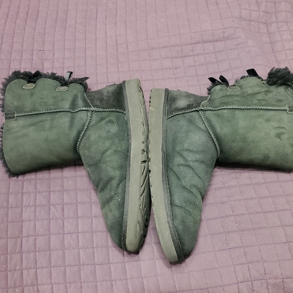 Well loved ugg bow boots - Picture 8 of 8